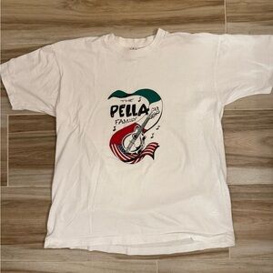 Fruit of the Loom Cream Pella Family T-Shirt‎